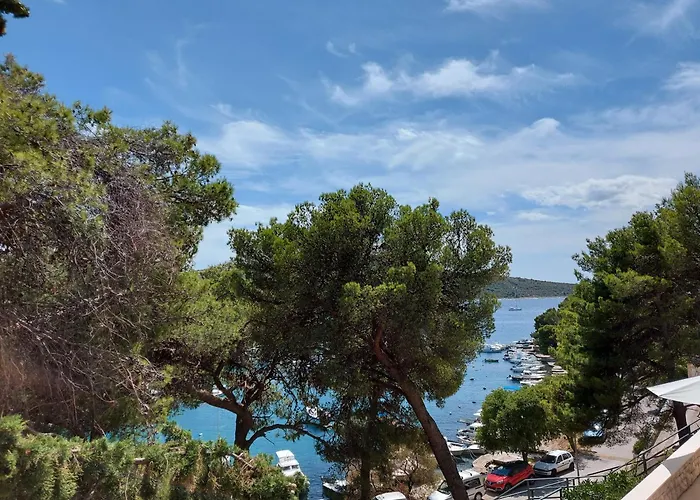 By The Sea Primosten